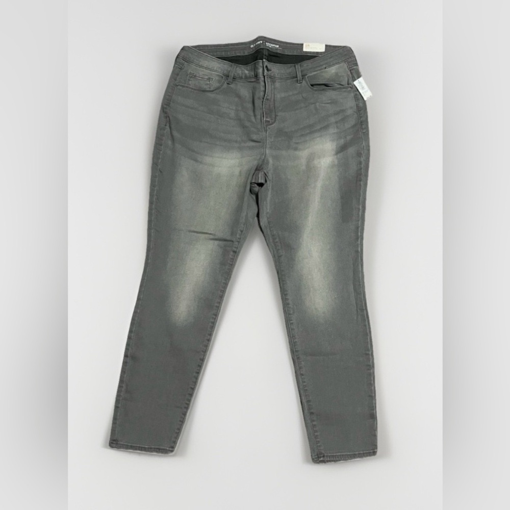 Old Navy Rockstar Mid rise super skinny Jeans Gray denim BNWT women’s size 18
